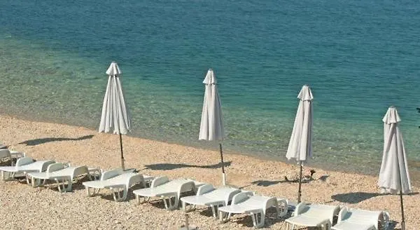 Apartmán In With Sea View, Terrace, Wifi, Washing Machine Novi Vinodolski