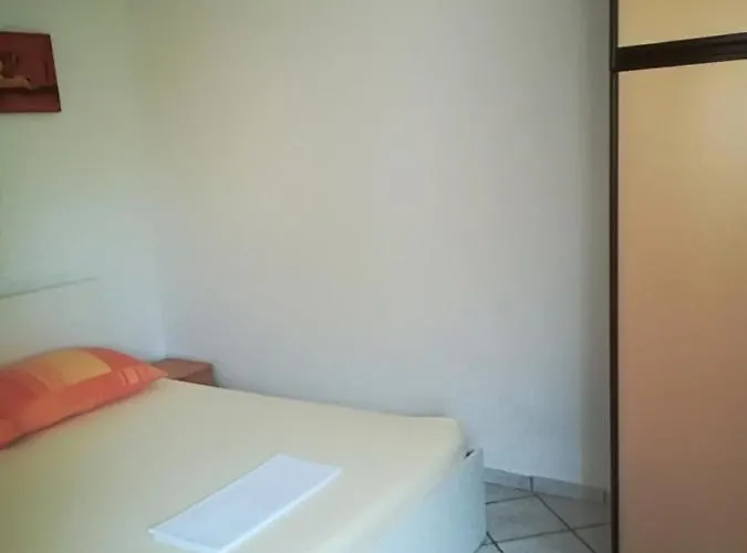 In With Sea View, Terrace, Wifi, Washing Machine Apartmán *